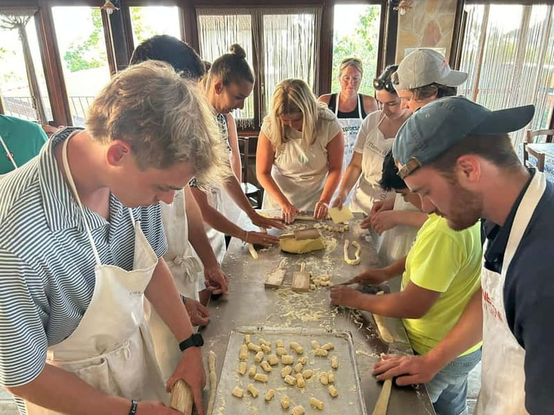 Amalfi Cooking class: tagliatelle, mozzarella and tiramisù - Cooking in a century-old farmhouse near Amalfi