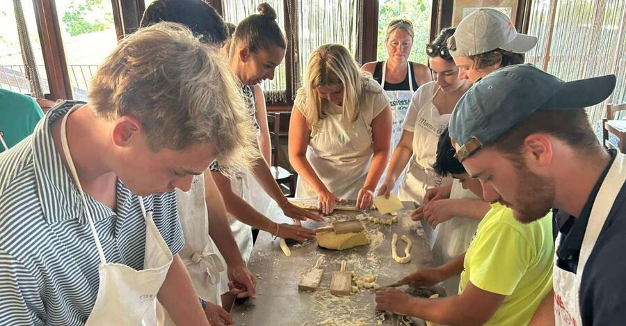 Amalfi Cooking class: tagliatelle, mozzarella and tiramisù - What the three-hour schedule means