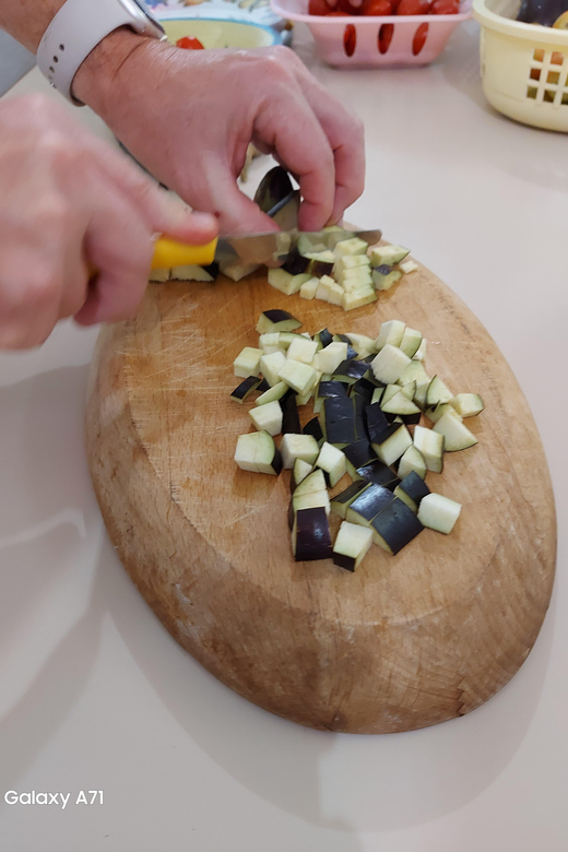 Amalfi: cookingclass whit mozzarella, tiramisù and pasta - Ferdinando and the tone of the class
