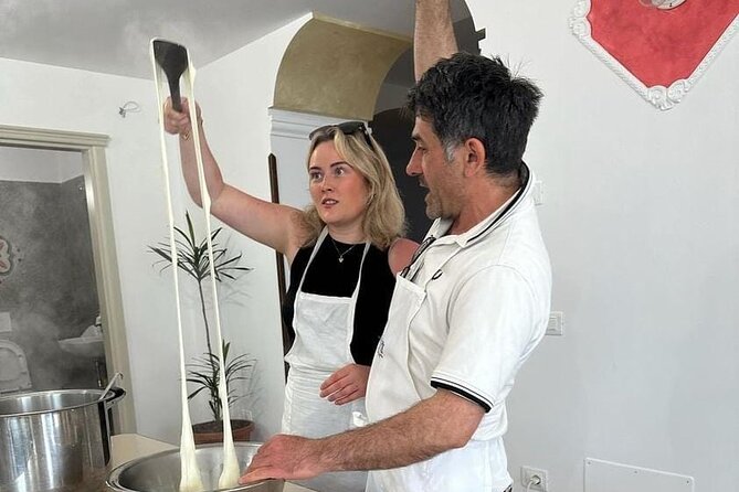 Amalfi: lezione di cucina su pasta, mozzarella e tiramisù - Meeting chef Ferdinando and Michele