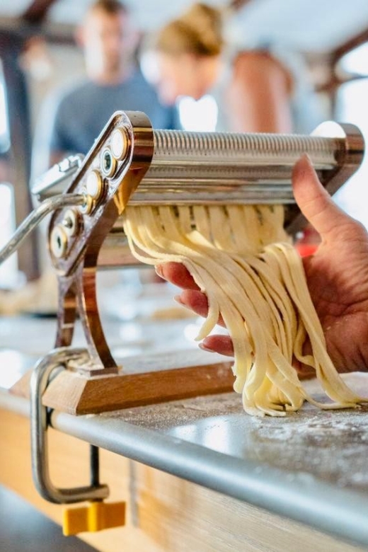Amalfi: Mozzarella, Fettuccine, and Tiramisù Cooking Class - Key points to know