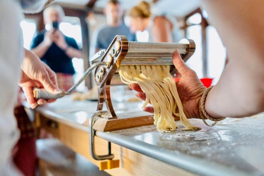 Amalfi: Mozzarella, Fettuccine, and Tiramisù Cooking Class - A farmhouse class above the Amalfi Coast