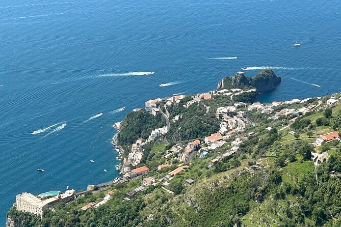 Amalfi: pasta fresca, mozzarella e tiramisù - Lunch with vegetables, wine, and what you made