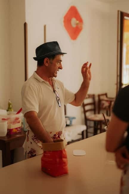 Amalfi: Tagliatelle, Mozzarella & Tiramisù Cooking Workshop - Ferdinando’s teaching style
