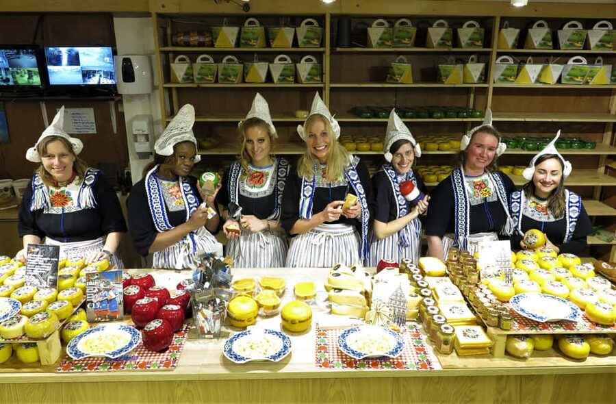 Amsterdam: Cheese, Clogs, Flowers and Windmills Tour - Simonehoeve turns cheese and clogs into a hands-on stop