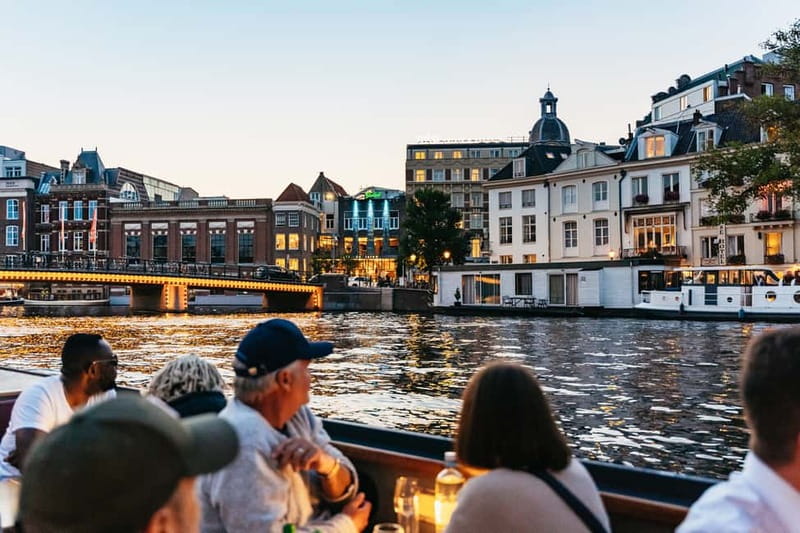 Amsterdam: Cozy Cheese & Wine Cruise Tasting Experience - Prinsengracht and the canal belt