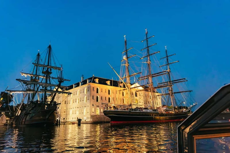Amsterdam: Cozy Cheese & Wine Cruise Tasting Experience - Passing the Anne Frank House