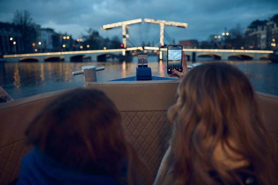 Amsterdam: Evening Candle Light Cruise With Wine & Cheese - Should you book this Amsterdam candlelight cruise?