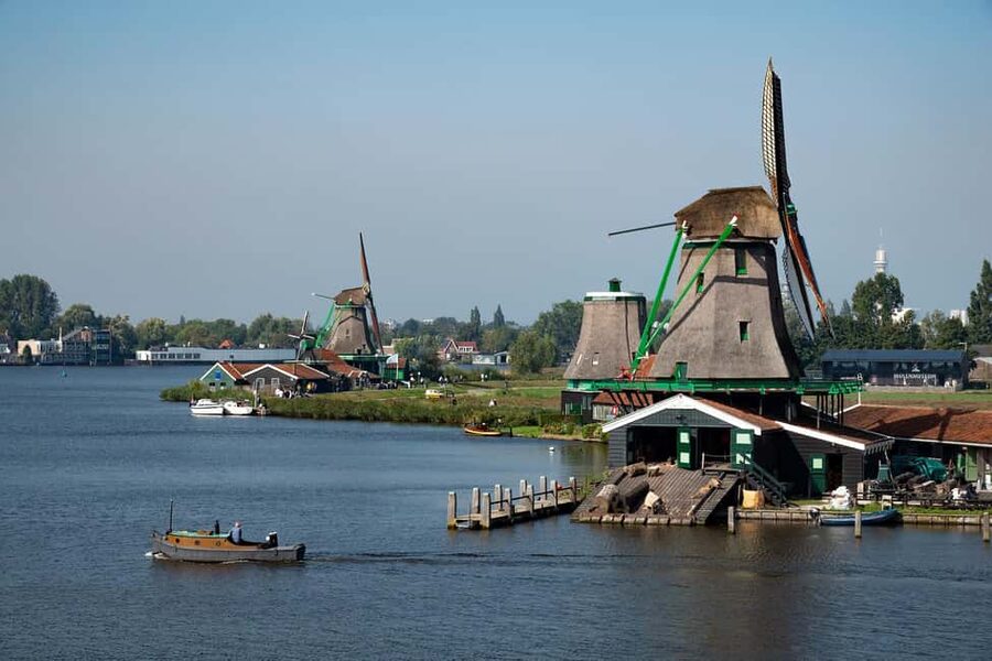 Amsterdam: Experience Zaanse Schans Windmills & Cheese Farm - Why Zaanse Schans makes a good half-day trip