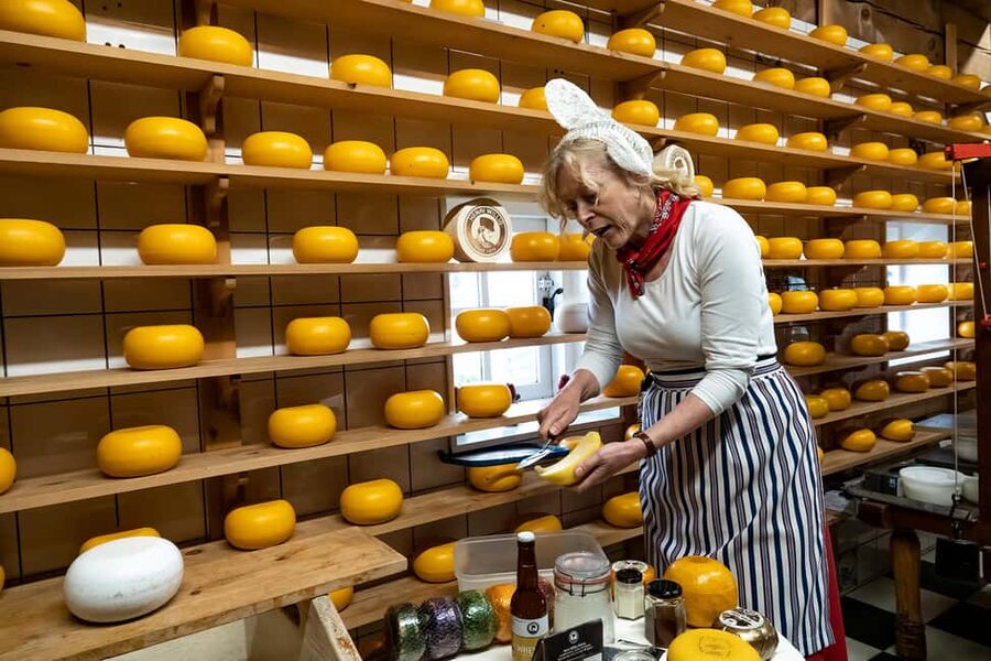 Amsterdam: Experience Zaanse Schans Windmills & Cheese Farm - A comfortable coach ride, with no full-time guide