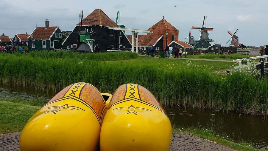 Amsterdam: Experience Zaanse Schans Windmills & Cheese Farm - Seeing the windmills without paying for every entrance