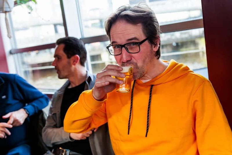 Amsterdam: Guided Craft Beer Tasting with cheese and snacks - Cheese, sausage, and nuts make the difference