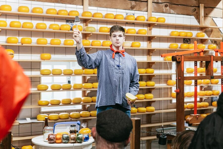 Amsterdam: Guided Zaanse Schans, Windmills & Cheese Tour - The 30-minute coach ride north