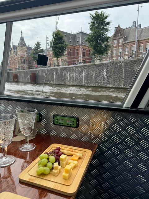 Amsterdam: Luxury Cheese & Wine Canal Cruise - Booking details worth keeping in mind