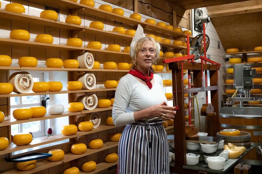 Amsterdam: Traditional Cheese Market Tour to Alkmaar - From Overhoeksplein to Alkmaar by coach