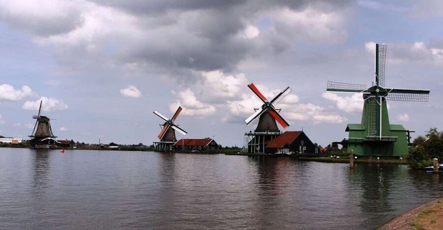 Amsterdam: Volendam, Windmill, and Cheese Farm Private Tour - What the mills tell you about Dutch industry