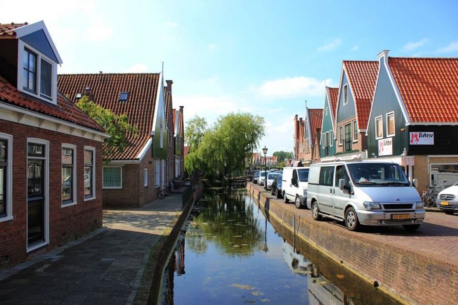Amsterdam: Volendam, Windmill, and Cheese Farm Private Tour - Zaanse Schans and its working windmills