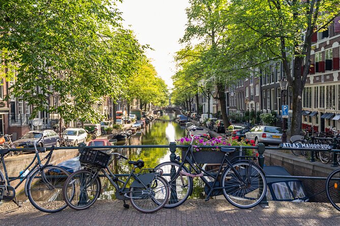Amsterdam Walking Tour and Cruise with Drinks and Cheese Tasting - Dam Square and Amsterdam’s central stage