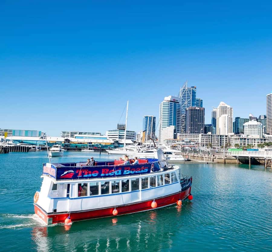 Auckland: Scenic Wine and Cheese Harbour Cruise - Commentary, Music, And The Tone On Board
