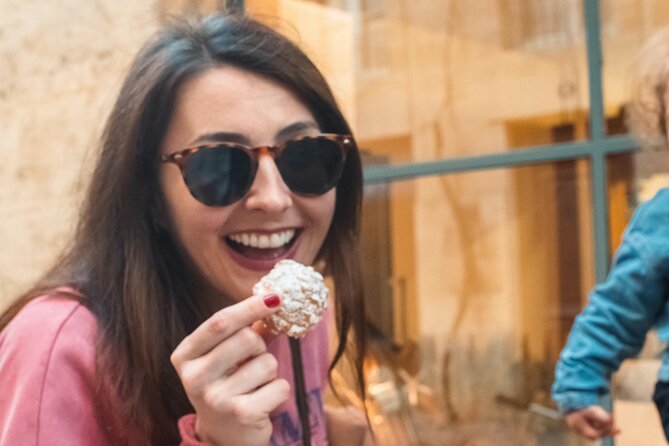 Bordeaux Food Tour : Sweets, Cheese & Wine pairing workshop - Grosse Cloche: the longest history stop