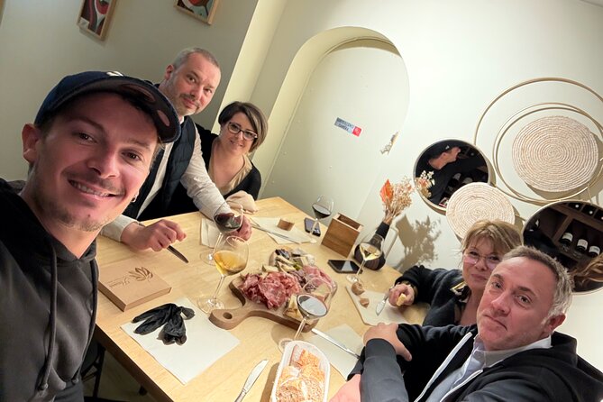 Bordeaux Food Tour : Sweets, Cheese & Wine pairing workshop - Porte Cailhau and Bordeaux’s medieval past