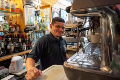 Boston: North End Food Experience with Pizza, Meats & Cheese