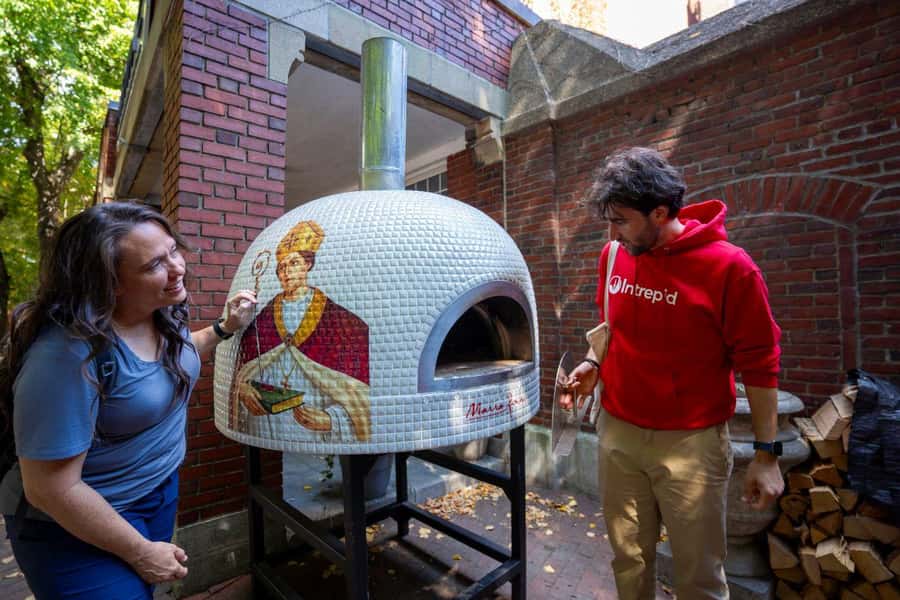 Boston: North End Food Experience with Pizza, Meats & Cheese - Boston stories and a historic church