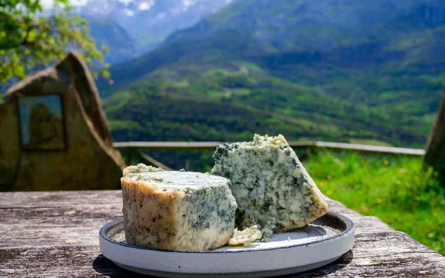 Bulnes: Excursion with funicular and Cabrales cheese cave in the Picos de Europa - Inside a Cabrales cheese cave