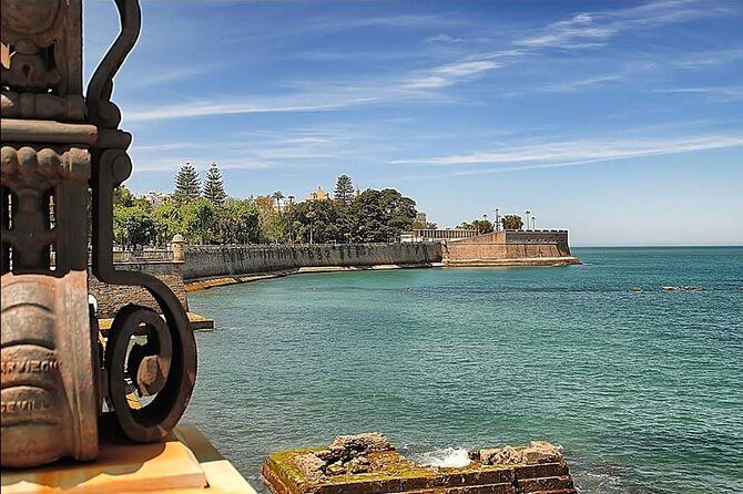 Cadiz Shore Excursion: Scenic & walking tour with cheese and sherry tasting - Plaza de la Mina and Cádiz’s cultural side