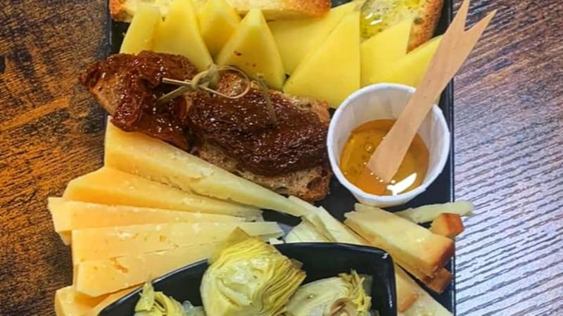 Cagliari: artisan beer and cheese tasting - Why Sardinian beer makes a good tasting subject