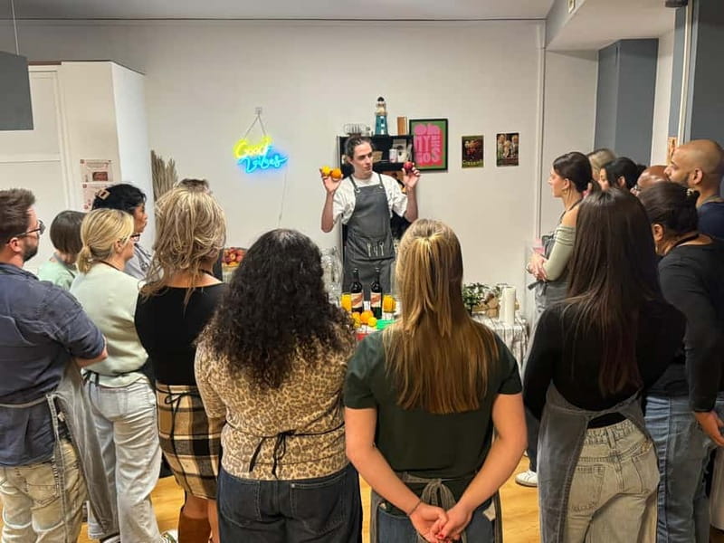 Central Madrid: Sangría Workshop & Tasting with Local Cheese - Making the red sangria