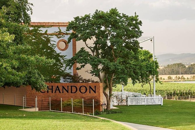 Chauffeured Cheese and Wine Tour with 3 Course Lunch - For 2 - Leaving Melbourne for the Yarra Valley