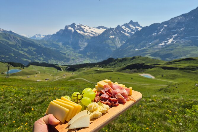 Cheese and chocolate on mountain summit - Key points at a glance