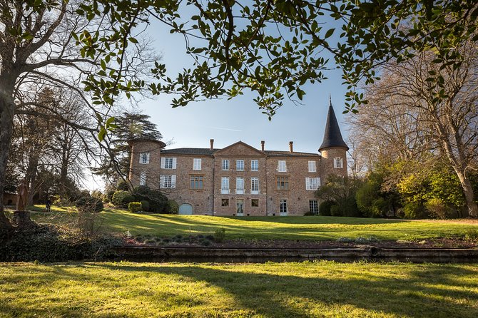 Cheese and Wine Accord Tour at Château de Champ-Renard - The exterior, gardens, and first look at the estate