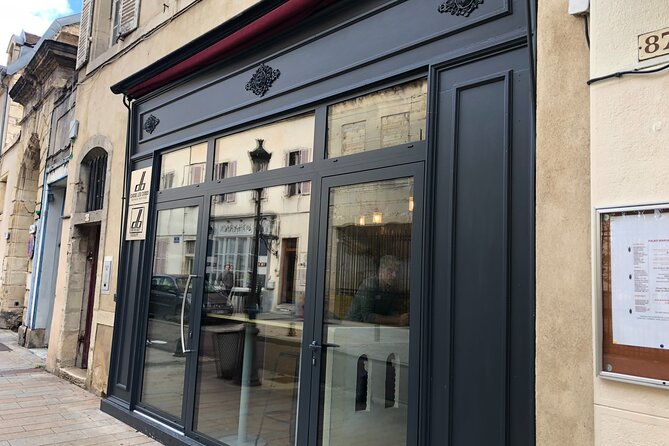 Cheese and Wine Pairing 1-Hour Session in Dijon - Four Burgundy wines, four local cheeses