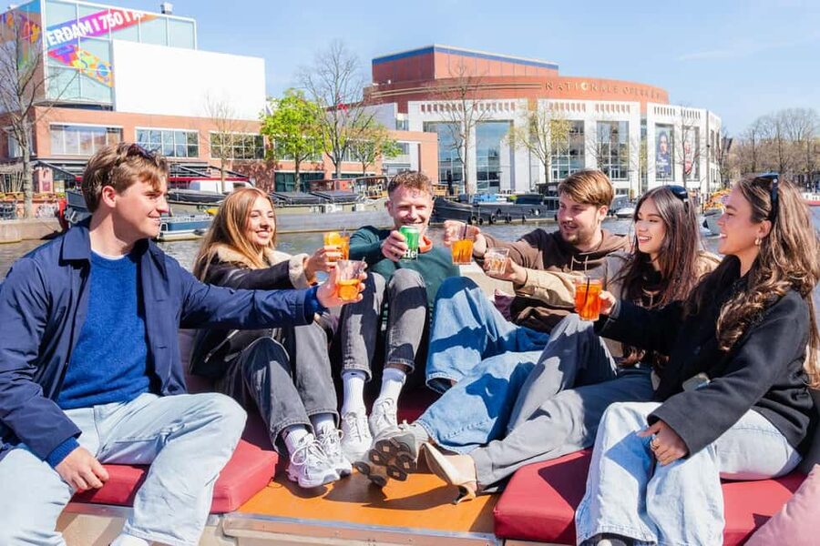 Cheese & Drinks Guided Amsterdam Boat Tour, All Inclusive - Grimburgwal and the return to the old center