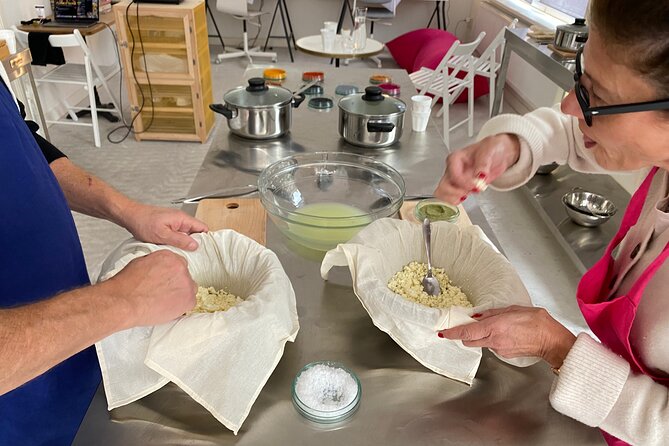 Cheese making workshop next to De Hallen, heart of Amsterdam - What makes this Amsterdam class different