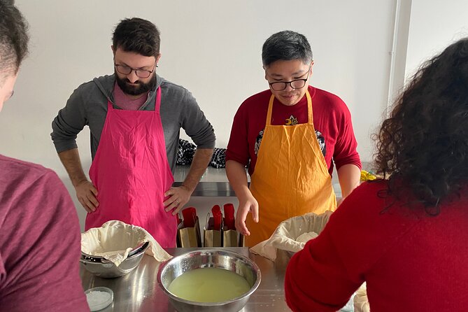 Cheese making workshop next to De Hallen, heart of Amsterdam - Who will enjoy this most