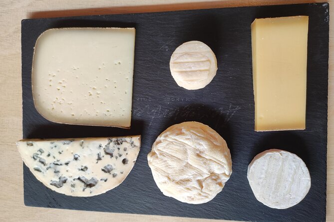 Cheese Tasting with an Expert in Paris - Wine pairings that explain place and flavor