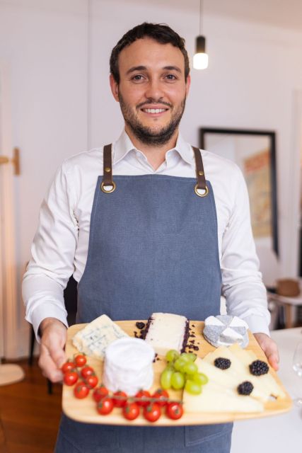 Cheeses and Wines Tour de France with Tasty Games - Baguette and marmalade make the table feel French