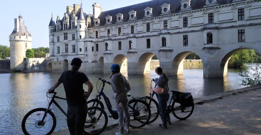 Chenonceau: guided ebike ride and wine & cheese picnic lunch - Why this ride gives Chenonceau more meaning
