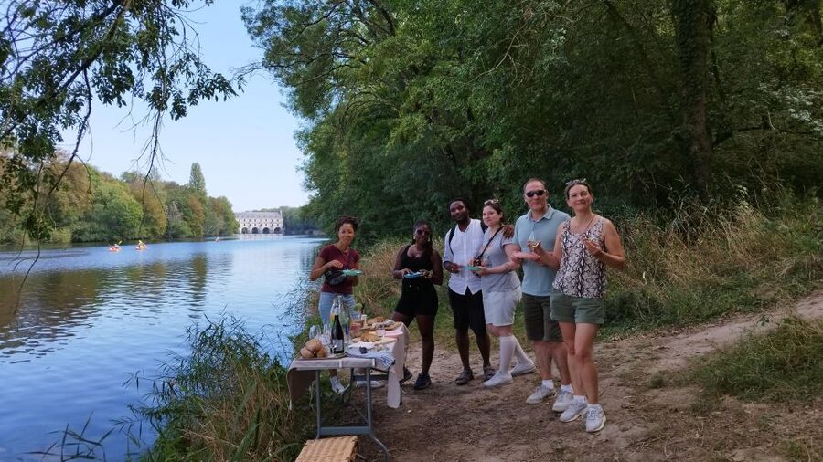 Chenonceau: guided ebike ride and wine & cheese picnic lunch - Reaching Chenonceau through the forest