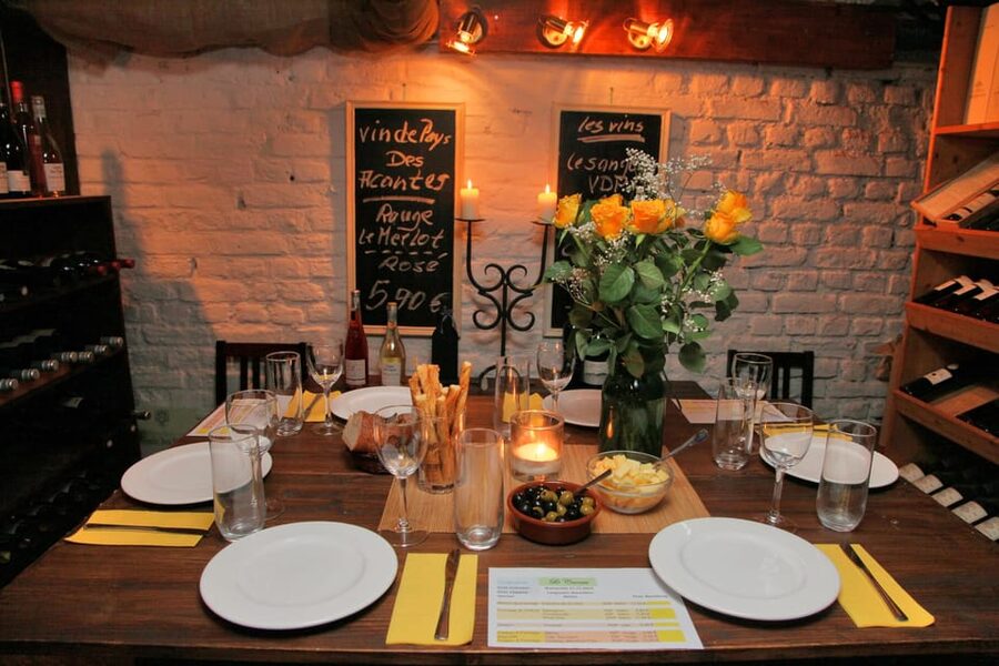 Cologne-Nippes: Cheese and wine with champagne and Grand Cru - Starting with champagne at Le Caveau
