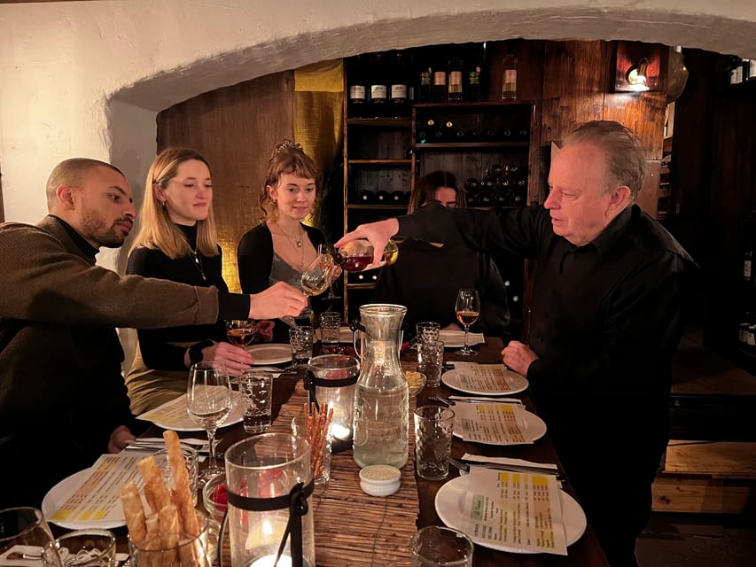 Cologne-Nippes: Gourmet wine tasting with cheese platter - Four reds and the move toward stronger cheese
