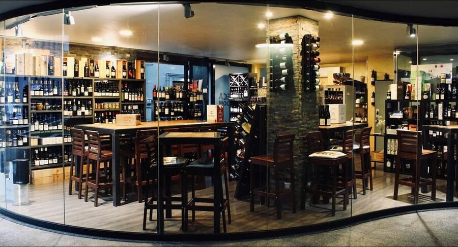 Como: Wine Tasting Experience with Cheese and Cold Cuts - A Wine Shop Just Outside Como’s Old Walls