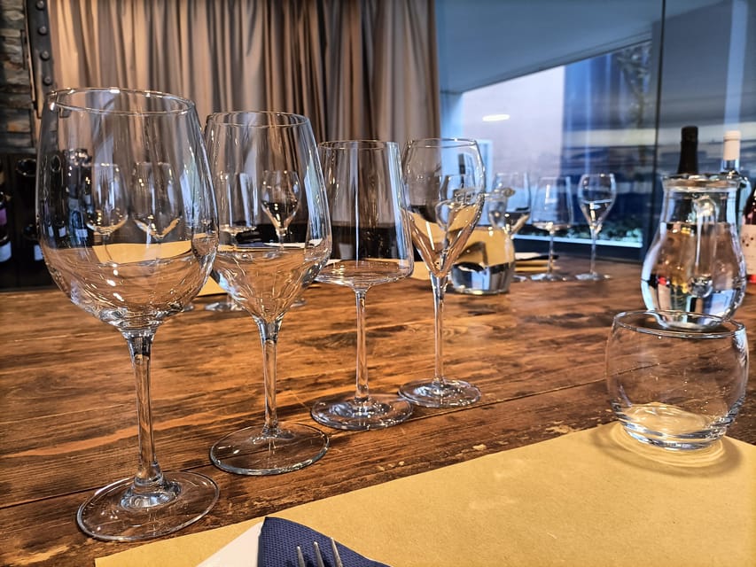 Como: Wine Tasting Experience with Cheese and Cold Cuts - What the $59 Price Gets You