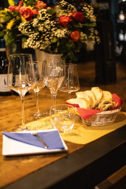 Como: Wine Tasting Experience with Cheese and Cold Cuts - A Few Things to Keep in Mind