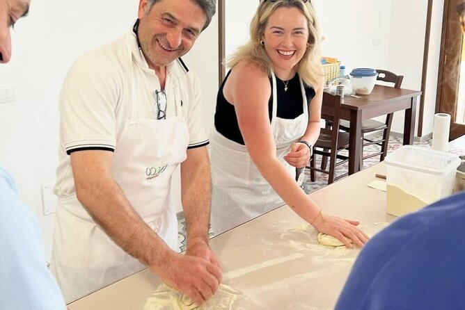 Cooking class with Pasta, mozzarella and Tiramisu with wine - The real setting is above Positano