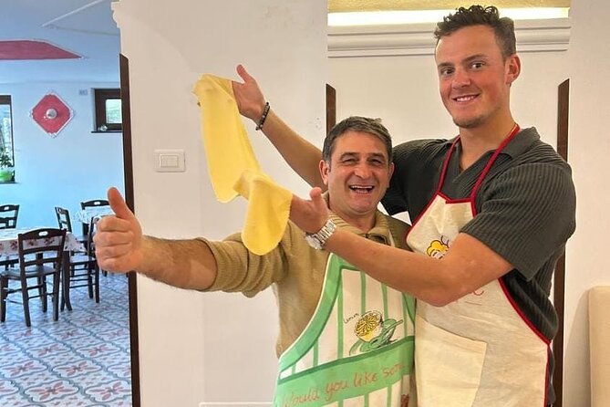 Cooking class with Pasta, mozzarella and Tiramisu with wine - Making mozzarella with Ferdinando