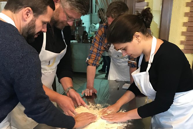 Cooking lesson: tagliatelle, mozzarella and tiramisu - What this Agerola cooking class is really about
